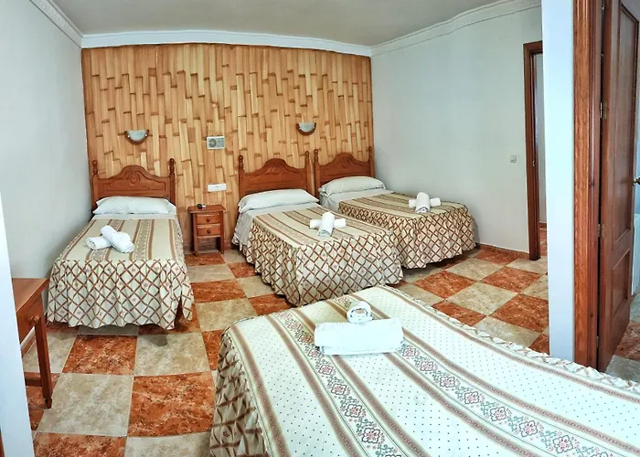 Hotel Virgen De Los Reyes