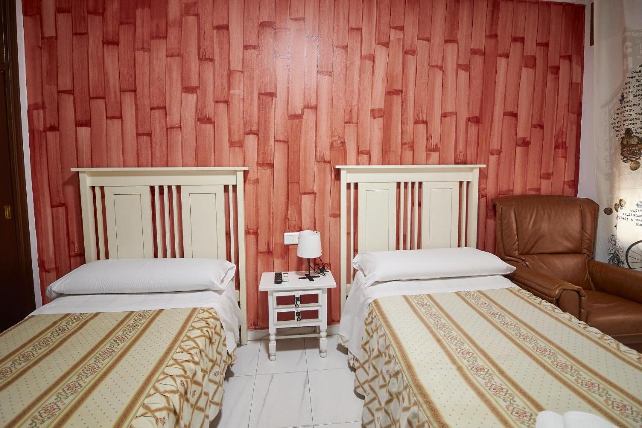 Hotel Virgen De Reyes