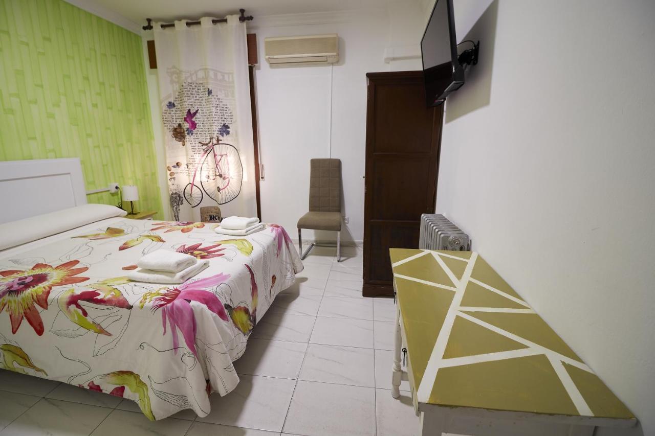 Virgen De Los Reyes Hotel 2*