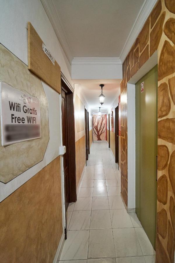 Virgen De Los Reyes Hotel