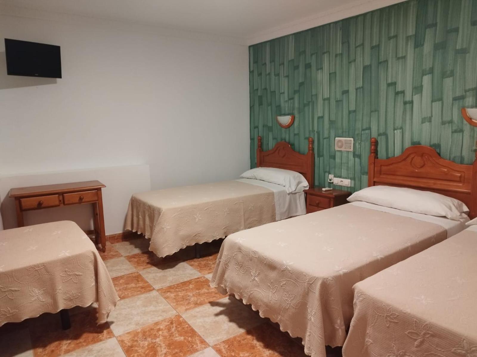 Hotel Virgen De Reyes 2*